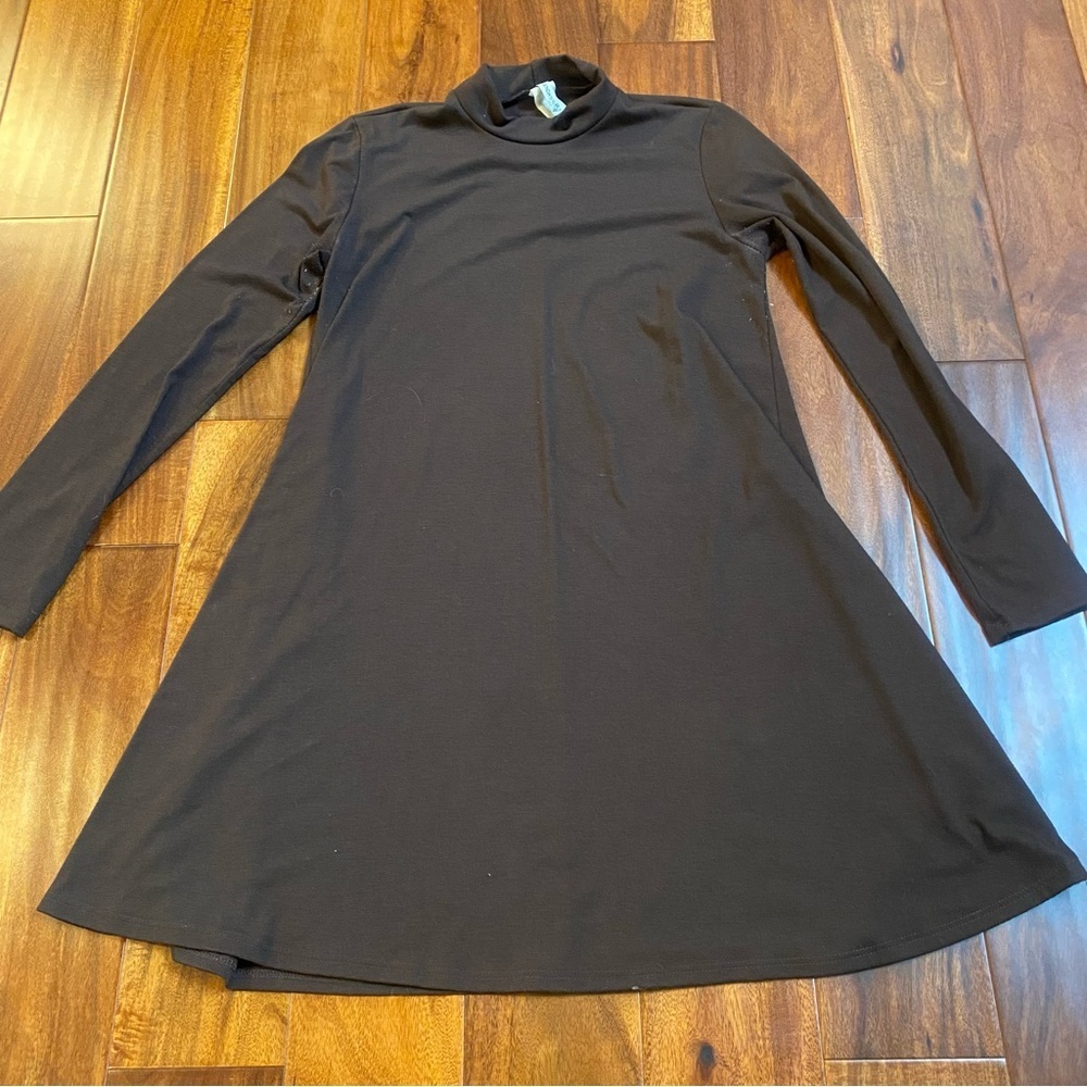 Brown Long Sleeve Turtleneck Dress. Size Small